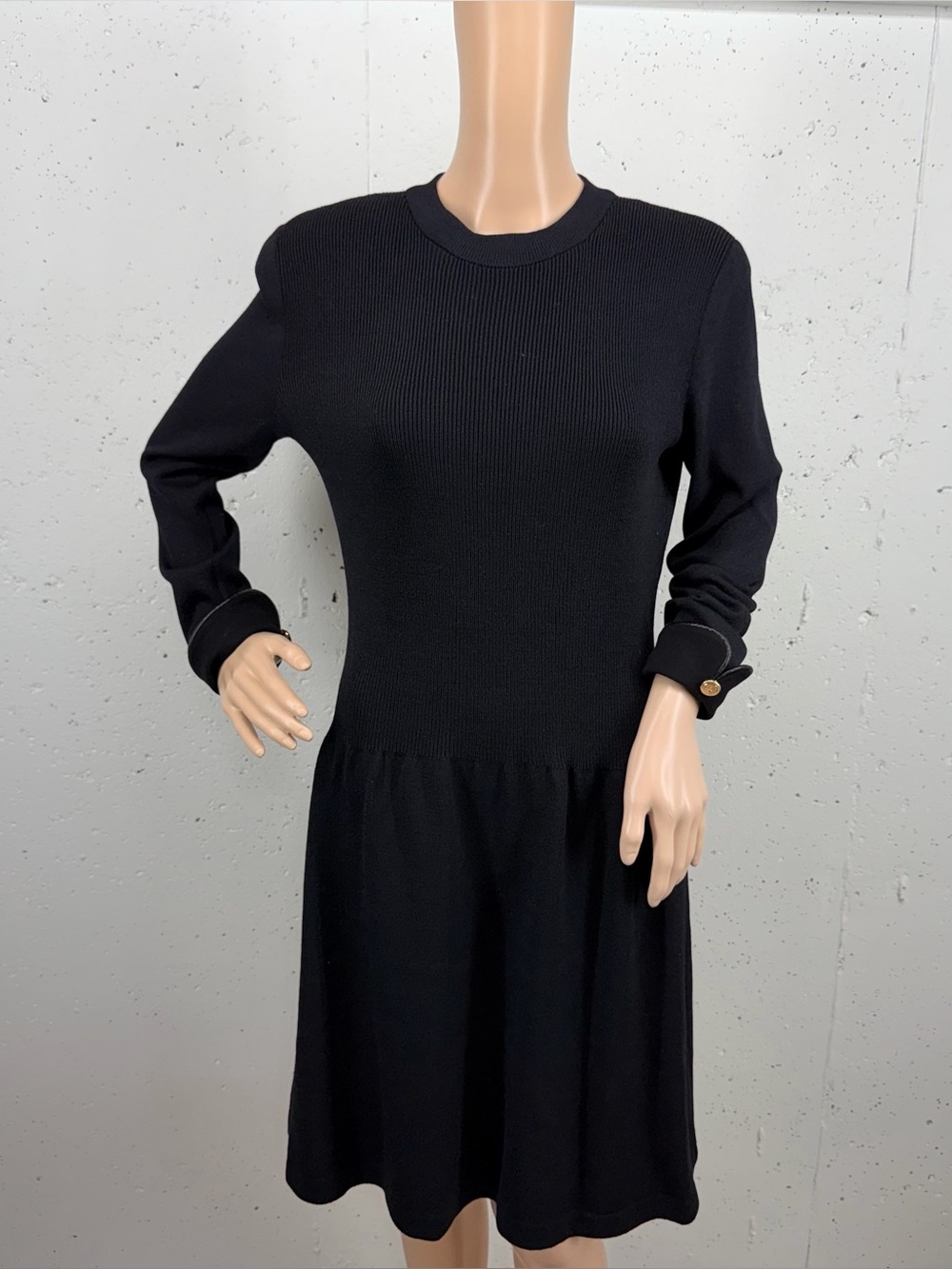 ST. JOHN Collection Women’s Size 8 Black Knit Long Sleeve Drop Waist Dress